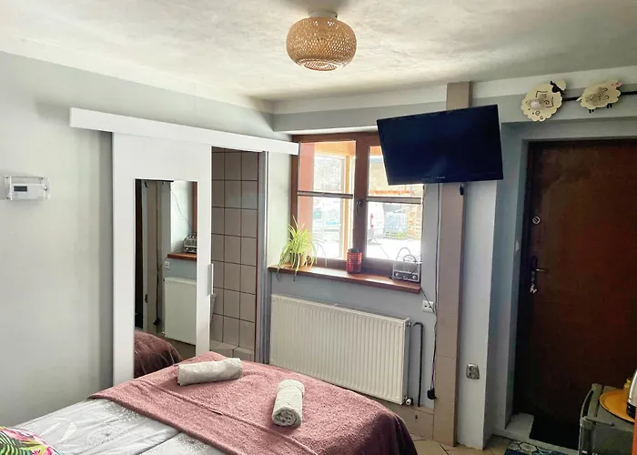 Kaszuby, Z Alpakami- Z Lazienka Dzierzazno