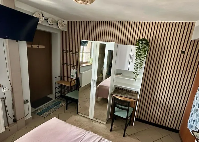 Kaszuby, Z Alpakami- Z Lazienka